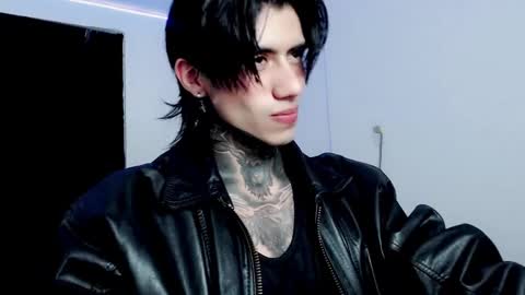 Snapshot of chriss_opp chatting on February 13, 9:17 pm CHRIS INDEPENT MODEL online show from February 13, 9:17 pm