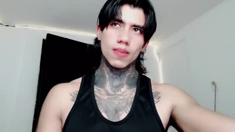 Snapshot of chriss_opp chatting on February 23, 12:16 pm CHRIS INDEPENT MODEL online show from February 23, 12:16 pm