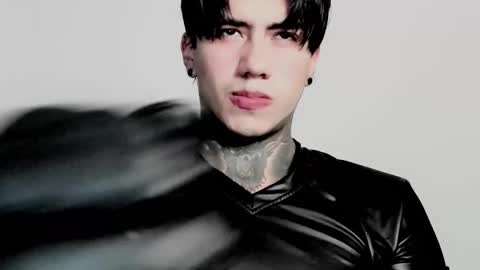 Snapshot of chriss_opp chatting on November 11, 11:27 pm CHRIS INDEPENT MODEL online show from November 11, 11:27 pm