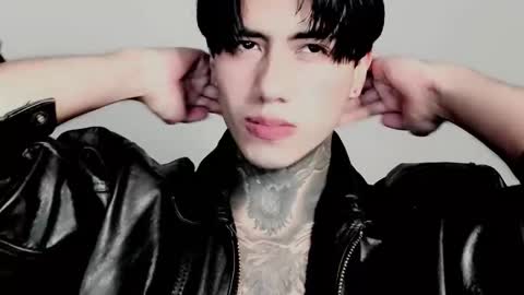 Snapshot of chriss_opp chatting on November 13, 11:47 pm CHRIS INDEPENT MODEL online show from November 13, 11:47 pm