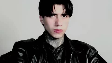 Snapshot of chriss_opp chatting on December 22, 12:07 am CHRIS INDEPENT MODEL online show from December 22, 12:07 am