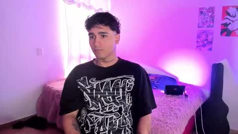 Snapshot of chriss_wg_ chatting on February 11, 8:03 pm Christian Wang online show from February 11, 8:03 pm