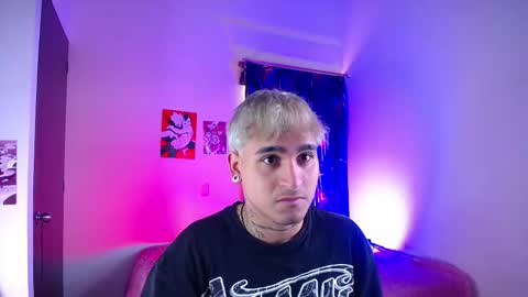 Snapshot of chriss_wg_ chatting on March 1, 12:40 pm Christian Wang online show from March 1, 12:40 pm