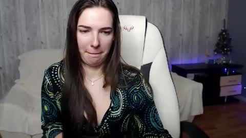 Christi online show from December 12, 10:02 am