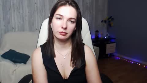 Christi online show from November 18, 9:36 am