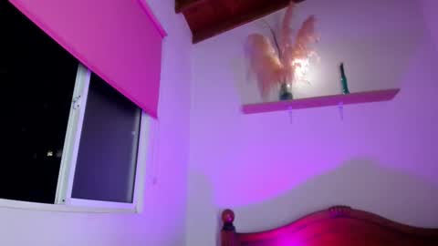 Hi dont forguet to follow me    online show from November 10, 3:38 am