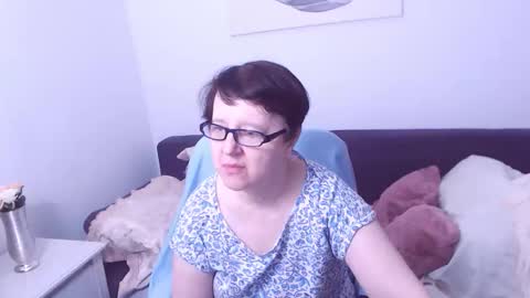 Christa online show from February 15, 1:20 pm