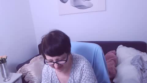 Christa online show from April 18, 7:29 pm