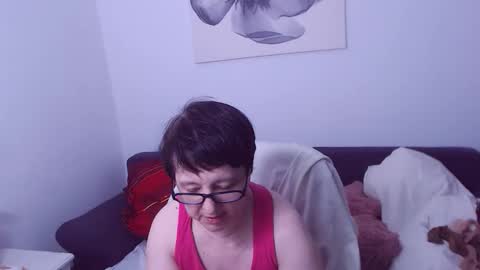 Snapshot of christarose chatting on June 8, 1:28 am Christa online show from June 8, 1:28 am