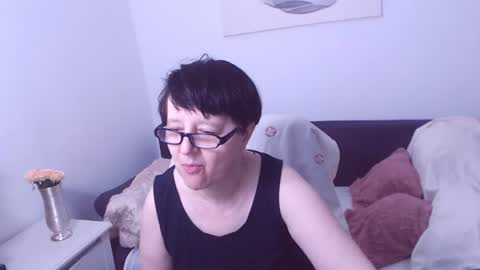 Snapshot of christarose chatting on June 11, 8:29 pm Christa online show from June 11, 8:29 pm