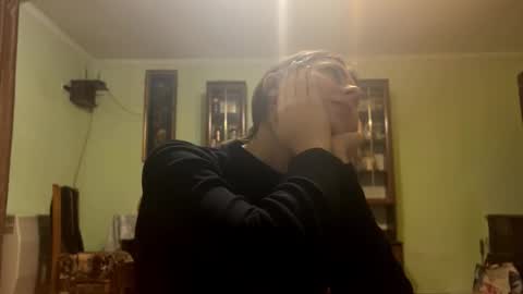 Christen online show from December 2, 6:25 pm