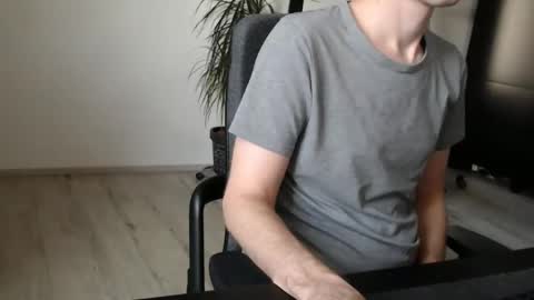 Snapshot of christianblck chatting on December 15, 9:02 am christianblck online show from December 15, 9:02 am