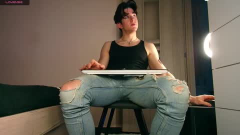 UPVOTE ME ------  ILL DO SOMETHING FOR FREE online show from January 5, 10:35 pm