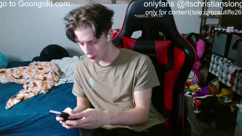 Snapshot of christianslong chatting on November 15, 1:47 am christianslong online show from November 15, 1:47 am