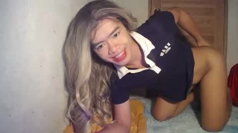 Snapshot of christinakissxxx chatting on November 18, 6:34 pm Your Mistresssissy Christinaaa online show from November 18, 6:34 pm