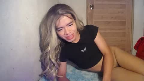 Snapshot of christinakissxxx chatting on November 26, 11:17 pm Your Mistresssissy Christinaaa online show from November 26, 11:17 pm