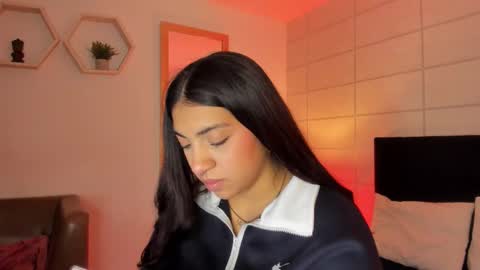 Snapshot of christine_harper chatting on November 3, 12:06 pm Christine online show from November 3, 12:06 pm