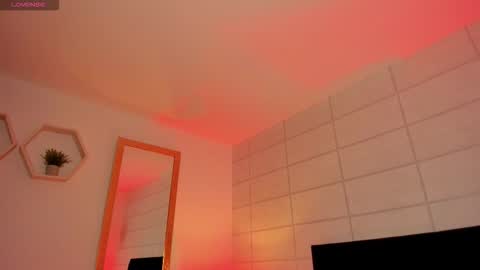 Snapshot of christine_harper chatting on November 13, 12:15 pm Christine online show from November 13, 12:15 pm