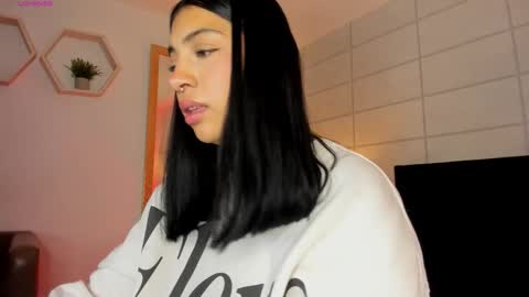 Snapshot of christine_harper chatting on November 19, 12:05 pm Christine online show from November 19, 12:05 pm