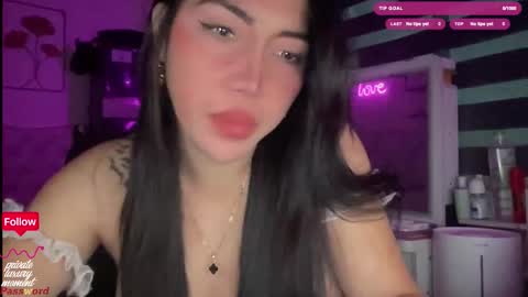 Snapshot of christinee_star chatting on October 21, 10:43 pm christine online show from October 21, 10:43 pm