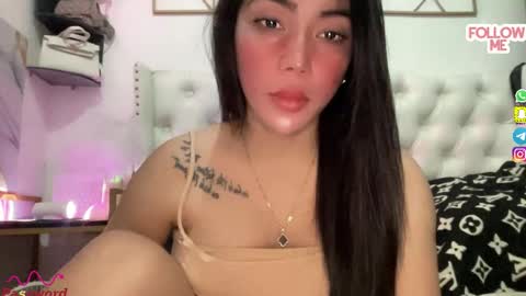 Snapshot of christinee_star chatting on November 12, 12:05 pm christine online show from November 12, 12:05 pm