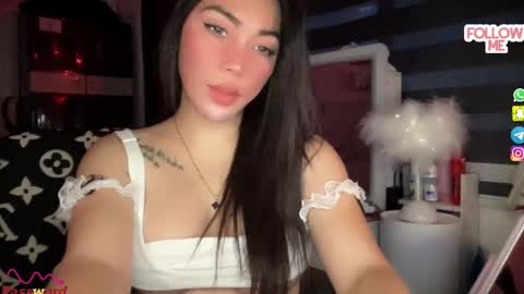 Snapshot of christinee_star chatting on November 17, 11:10 pm christine online show from November 17, 11:10 pm