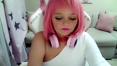 Snapshot of christirose chatting on December 14, 6:41 pm Christi online show from December 14, 6:41 pm