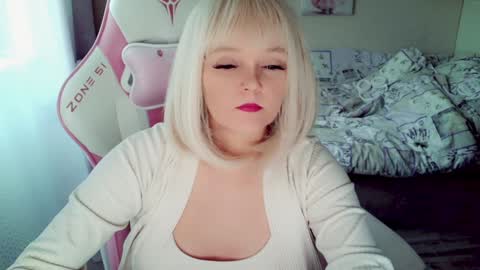 Snapshot of christirose chatting on January 23, 10:54 am Christi online show from January 23, 10:54 am