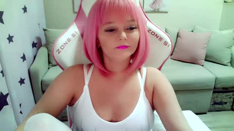 Snapshot of christirose chatting on February 13, 7:24 am Christi online show from February 13, 7:24 am