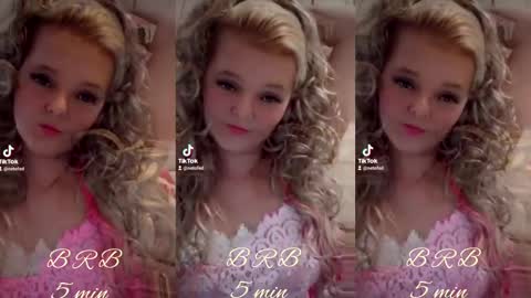 Snapshot of christirose chatting on February 15, 6:44 pm Christi online show from February 15, 6:44 pm