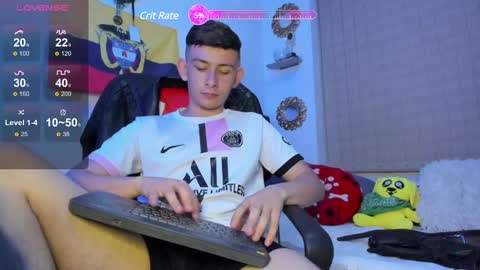 christmiller_1 online show from December 6, 10:52 pm