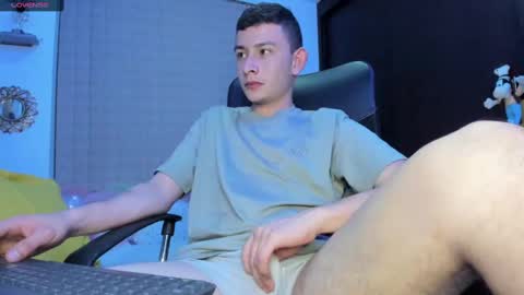 christmiller_1 online show from February 16, 5:04 am