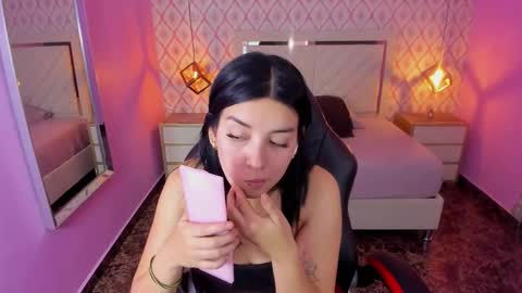 Snapshot of christy_teigen chatting on October 11, 7:23 pm CHRISTY online show from October 11, 7:23 pm