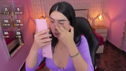 Snapshot of christy_teigen chatting on October 15, 7:47 pm CHRISTY online show from October 15, 7:47 pm