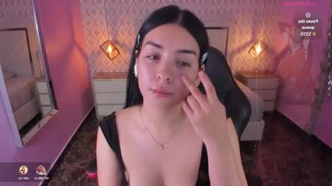 Snapshot of christy_teigen chatting on October 25, 7:30 pm CHRISTY online show from October 25, 7:30 pm