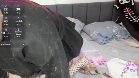 christyw3b online show from March 28, 10:26 am