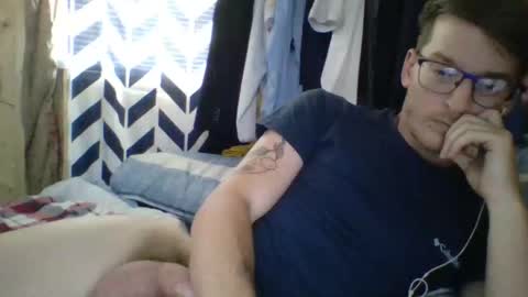 Snapshot of chrisvibess chatting on May 6, 6:24 pm chrisvibess online show from May 6, 6:24 pm