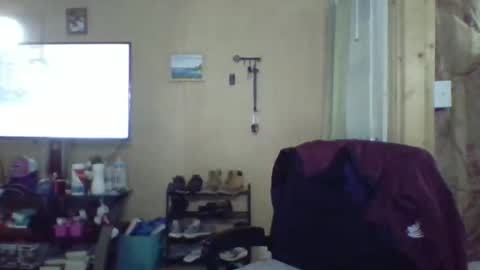 Snapshot of chrisvibess chatting on May 11, 7:22 pm chrisvibess online show from May 11, 7:22 pm