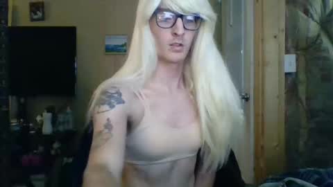 Snapshot of chrisvibess chatting on May 13, 3:09 pm chrisvibess online show from May 13, 3:09 pm