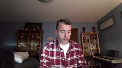 chrisw8121 online show from December 4, 4:05 pm