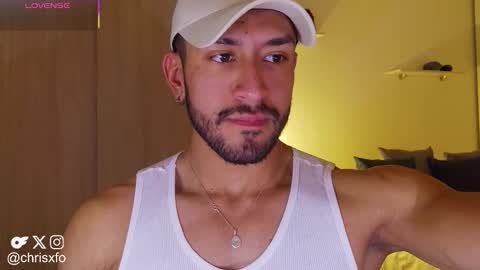 Snapshot of chrisxfo chatting on February 6, 11:41 pm Chris online show from February 6, 11:41 pm