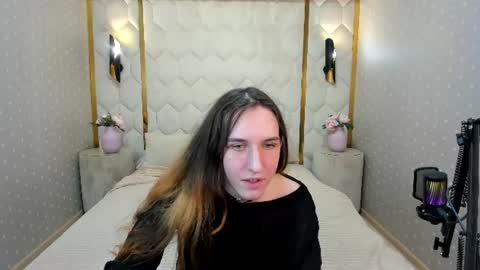 Snapshot of chrisybev chatting on June 23, 7:45 pm chrisybev online show from June 23, 7:45 pm