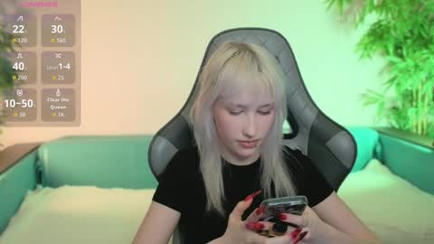 EvaBlonde TayaBrunette EliieBlack hair online show from February 17, 2:35 pm