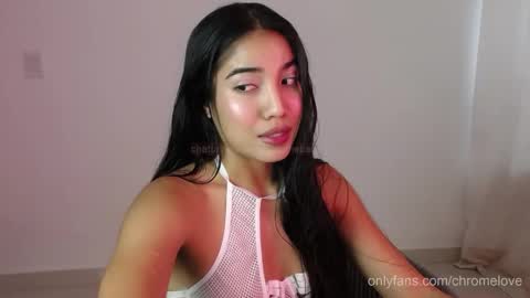 Snapshot of chromebabe_ chatting on May 14, 10:05 pm Gwendy Fox online show from May 14, 10:05 pm