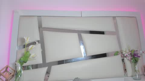 instagram chrystaljade.1 online show from December 3, 1:10 pm