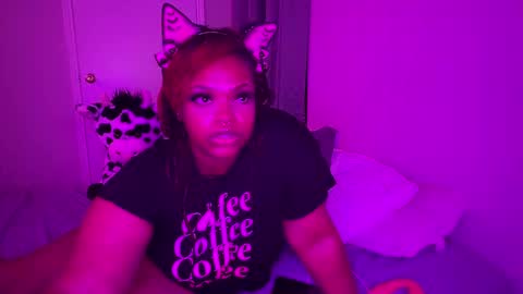 Snapshot of chubbeedweeb chatting on October 2, 3:35 am EmberEssence online show from October 2, 3:35 am