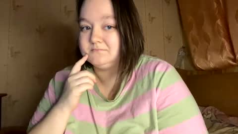 Snapshot of chubby__katie_ chatting on February 9, 5:19 am Kat online show from February 9, 5:19 am