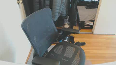 AstorYvr online show from November 6, 6:09 pm