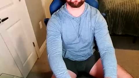 Snapshot of chuck0781 chatting on November 29, 7:28 pm chuck online show from November 29, 7:28 pm