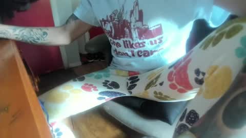 Chuckles online show from August 9, 8:25 pm